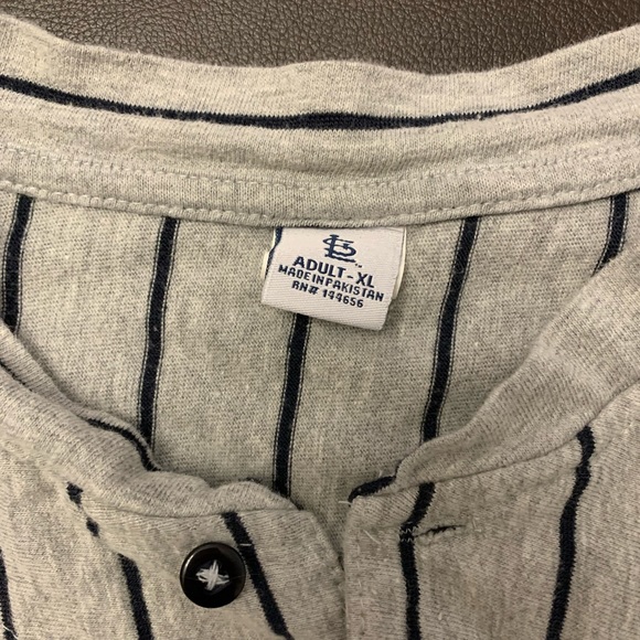 Old-Timey St Louis Cardinals Button Down Tshirt Jersey Cropped - Picture 4 of 4